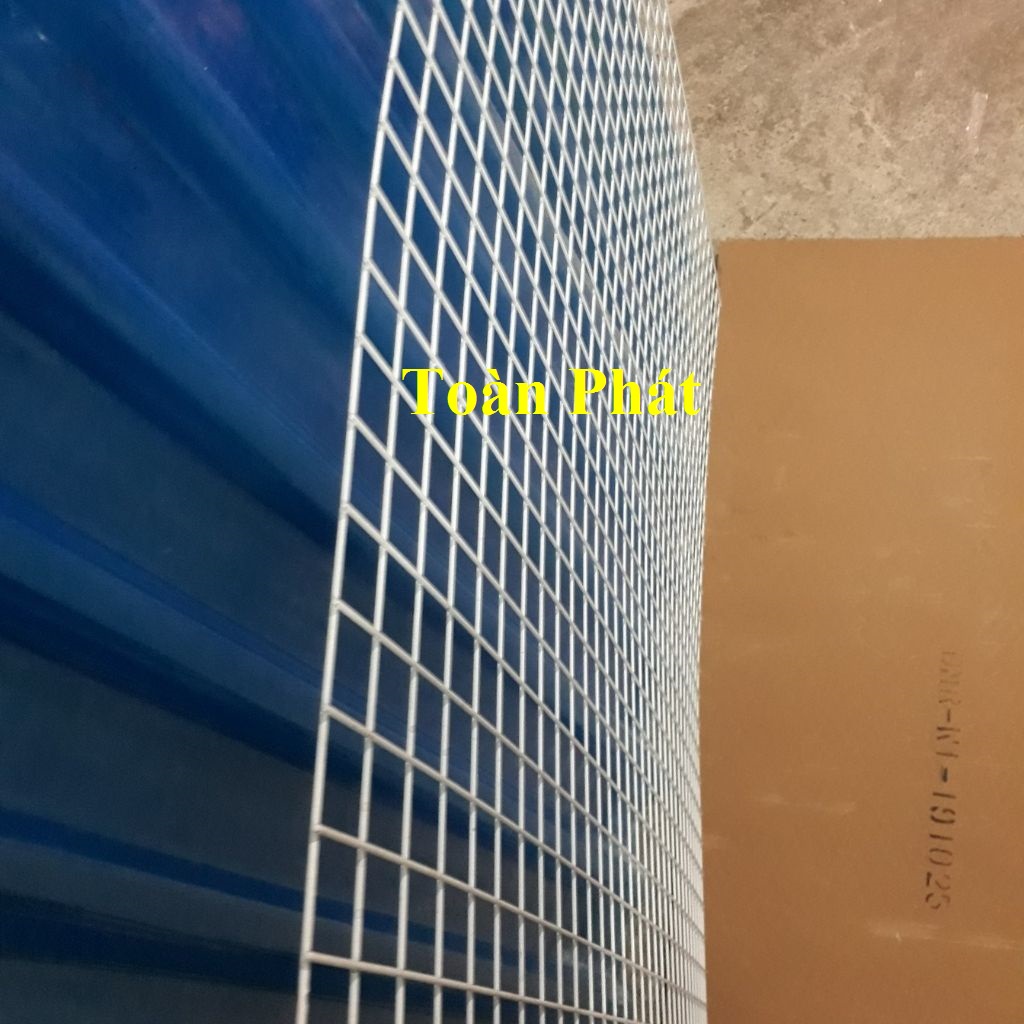 Tấm lưới sắt đan treo phụ kiện màu trắng sữa