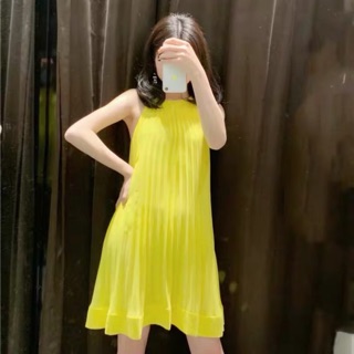 Váy zara dập li cổ yếm xòe