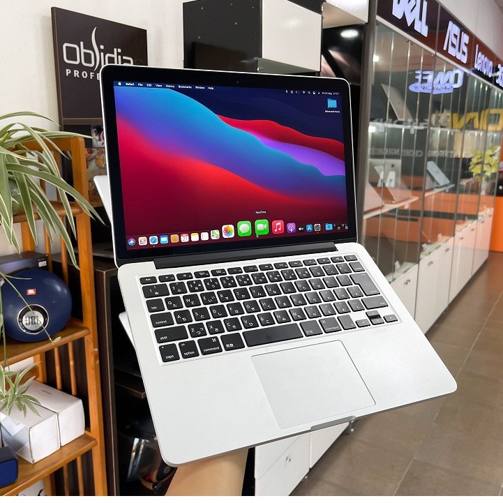 [ Đẳng Cấp ] Macbook Retina Pro ME865 2013 , Core i5 5th/ Ram 8Gb/ SSD 256Gb/ Màn retina 2k cực đẹp, sạc 57 lần .