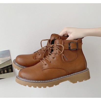 Dr Martens boots nữ 2022