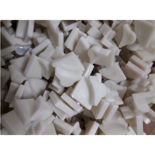 Gắn cửa tủ nhựa ghép