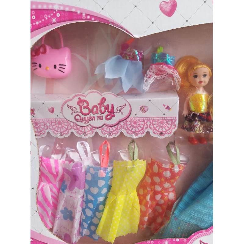 Búp bê gia đình,bộ đồ chơi búp bê thời trang gồm 1 búp bê nam, 1 búp bê nữ và 1 búp bê em bé.