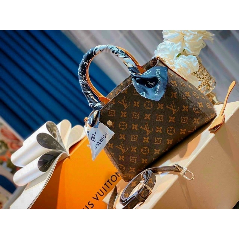 TÚI L V QUAI XÁCH MONTAIGNE