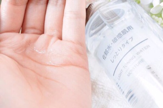 NƯỚC HOA HỒNG MUJI LIGHT TONING WATER MOISTURE 200ML