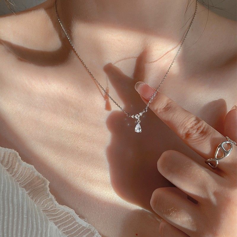 Dây chuyền nữ hình giọt lệ