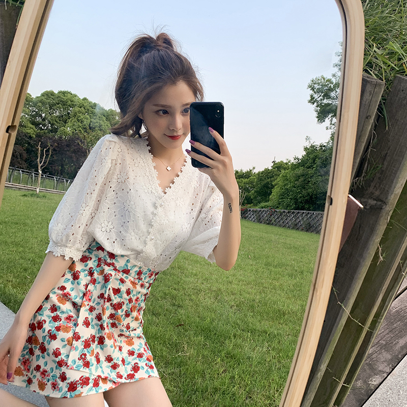 SUXI Áo sơ mi tay ngắn cổ V phối ren phong cách retro nữ tính