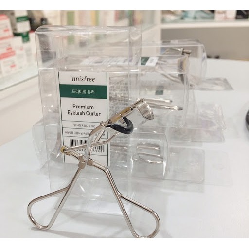 Kẹp Bấm Mi Innisfree Premium Eyelash Curler