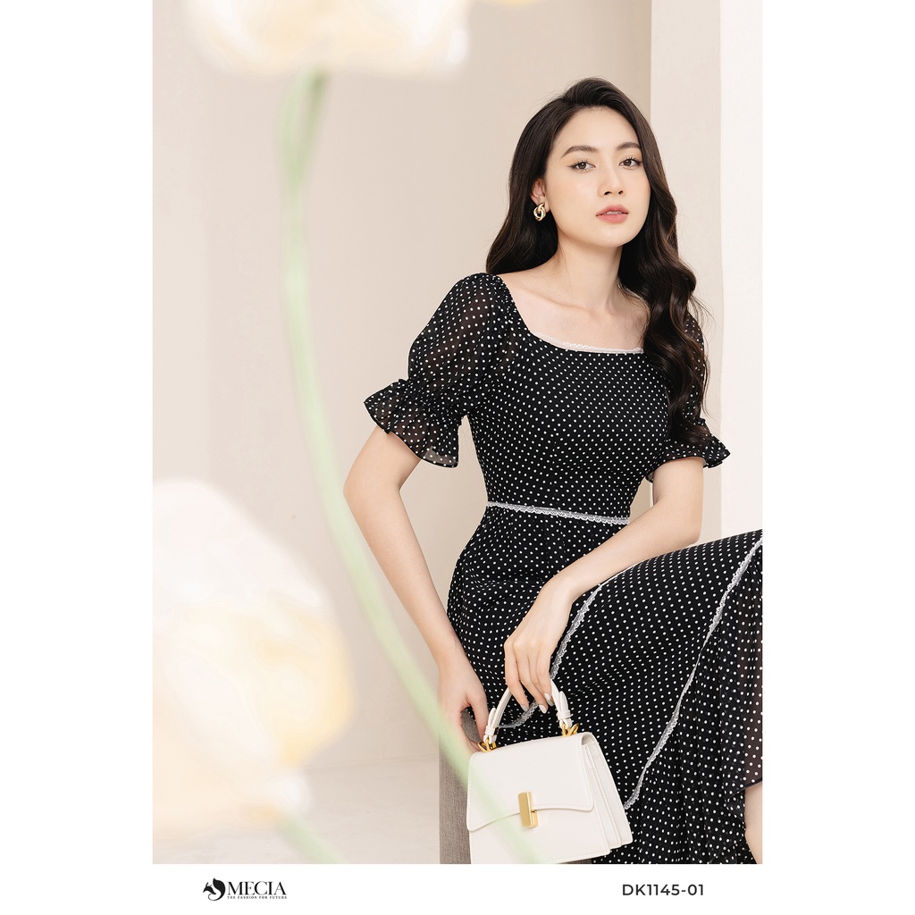 Đầm chấm bi xòe tầng cổ vuông MECIA tay nhún DK1145