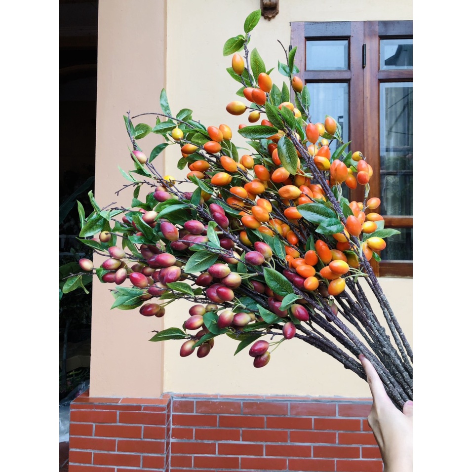 Cành Quả Nhót sẵn 2 màu cam và tím chiều cao 80cm phù hợp cắm bình hoặc làm cây Decor