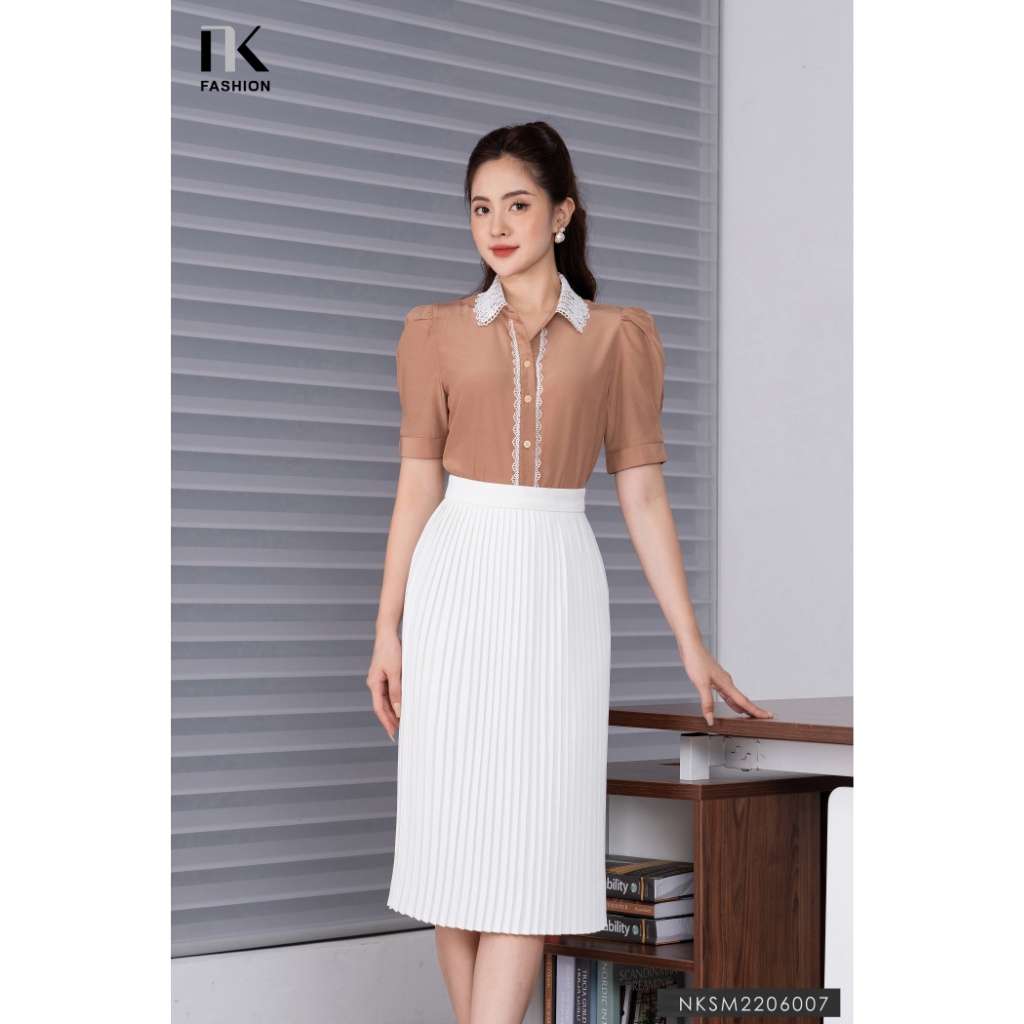 Áo Sơ Mi Cổ Đức Ren Dọc Nẹp NK FASHION Chất Liệu Thoáng Mát, Kiểu Dáng Thanh Lịch NKSM2206007
