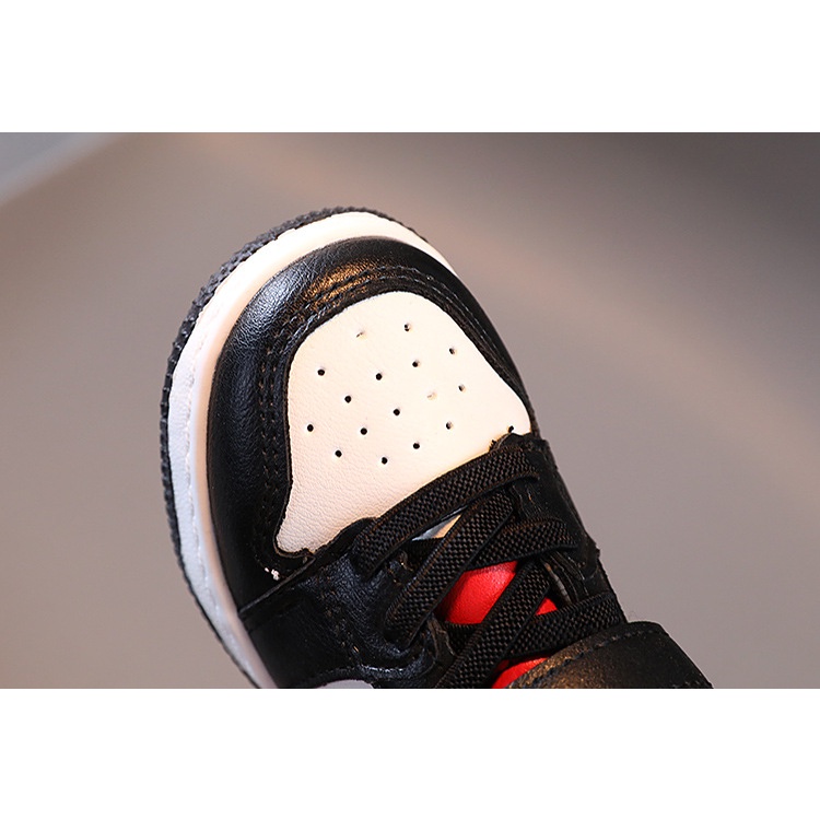 Giày thể thao thoáng khí chống trượt kiểu dáng thời trang thu đông dành cho bé gái 2021