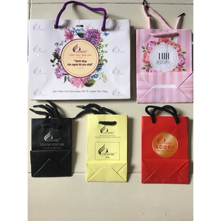 Túi giấy đựng nước hoa, mỹ phẩm nhiều kích thước.
