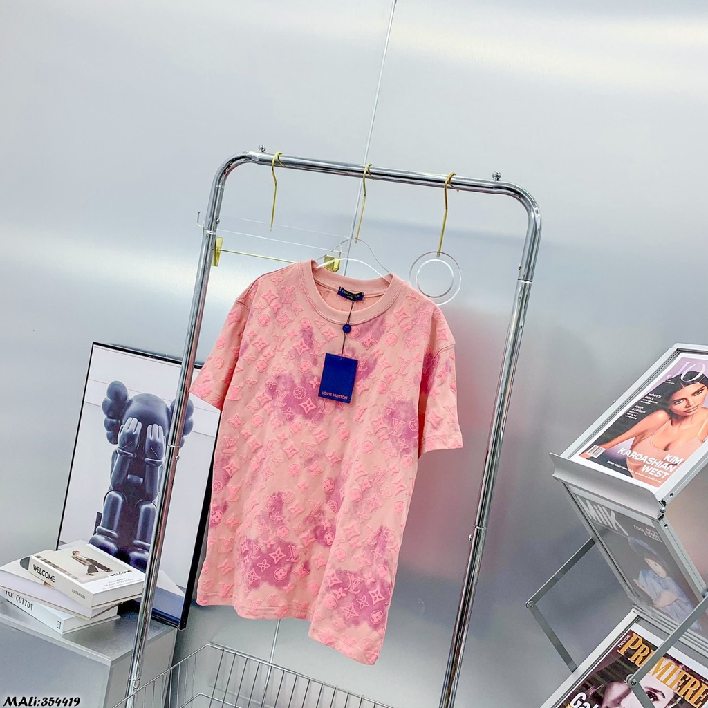 Áo Phông Nữ LV Hoạ Tiết Nổi Vải Cotton Mát Mịn - Áo Phông LV Nữ Nữ Cao Cấp  - Áo Đôi Nam Nữ Cao Cấp
