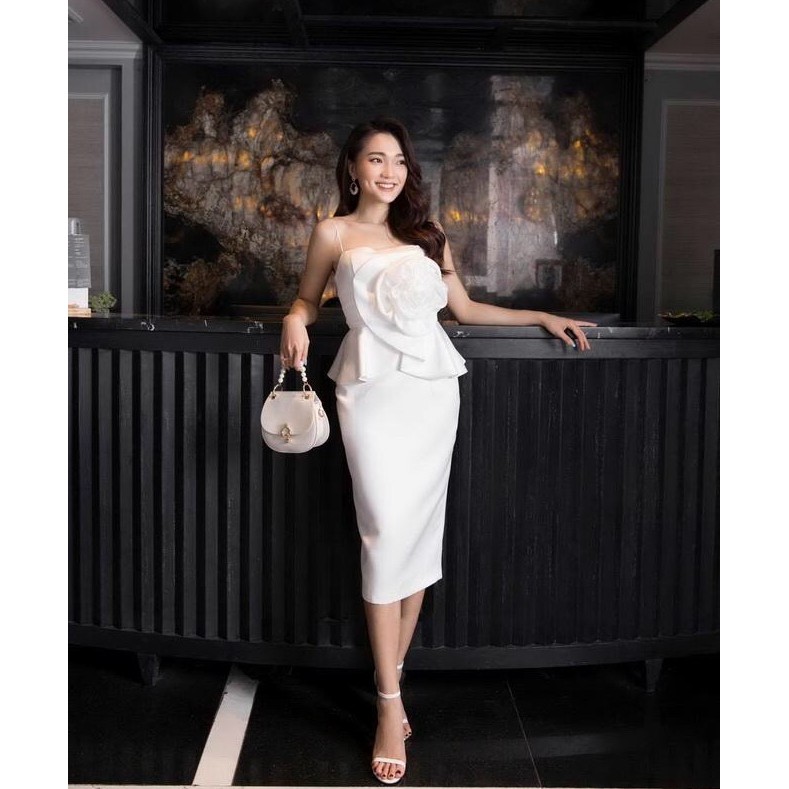 Đầm body 2 dây đính hoa ngực