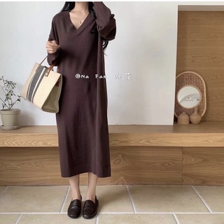 Váy len dài cổ V