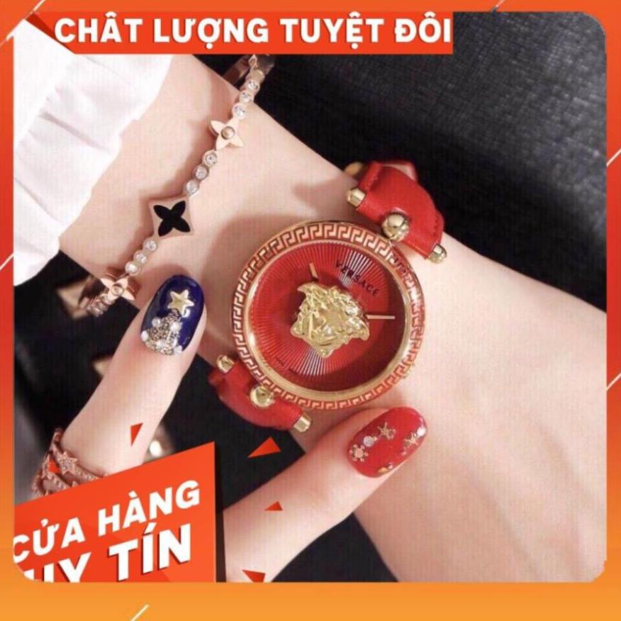 Đồng hồ nữ Versace dây da độc đáo