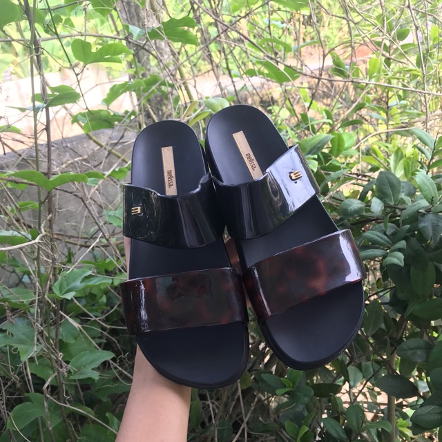 dép của thuần lương
