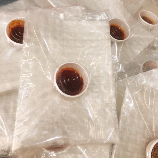 Bánh tráng chấm chua cay
