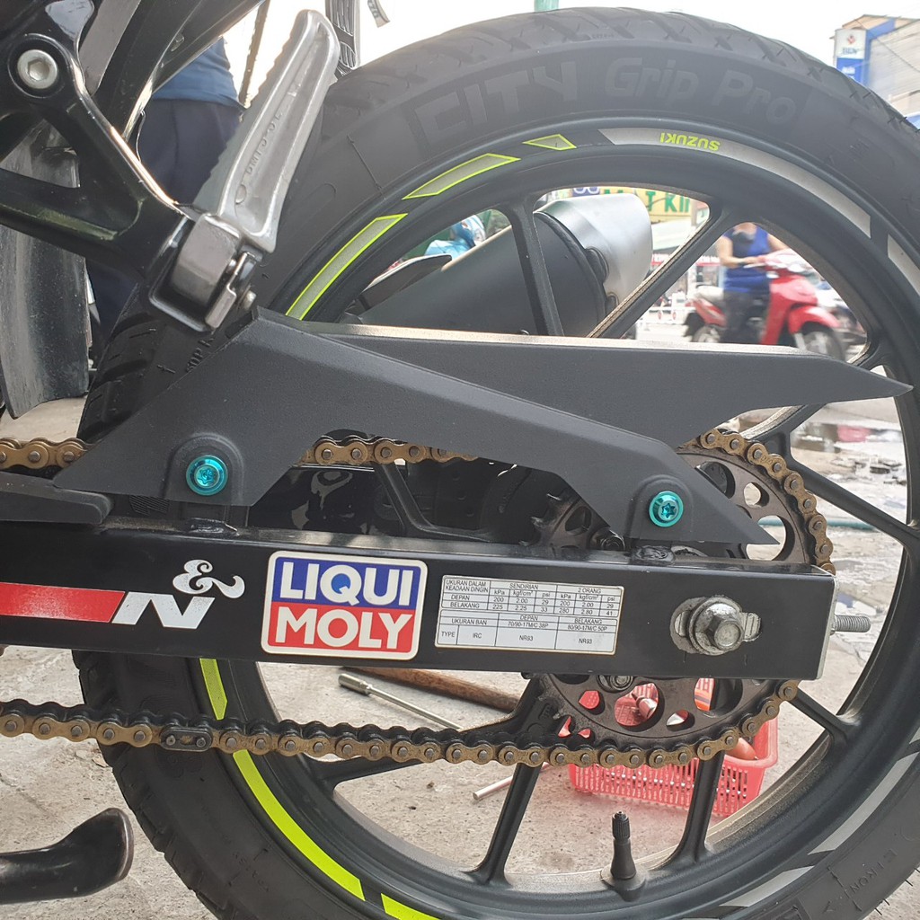 GR5 2 Ốc Gắn Catte 6LY10 đầu dù mọi dòng xe