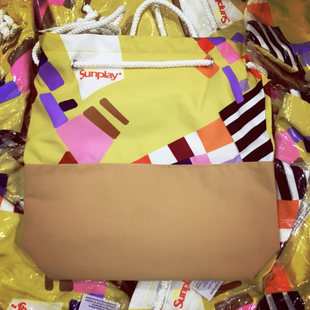 Túi đeo xinh xắn