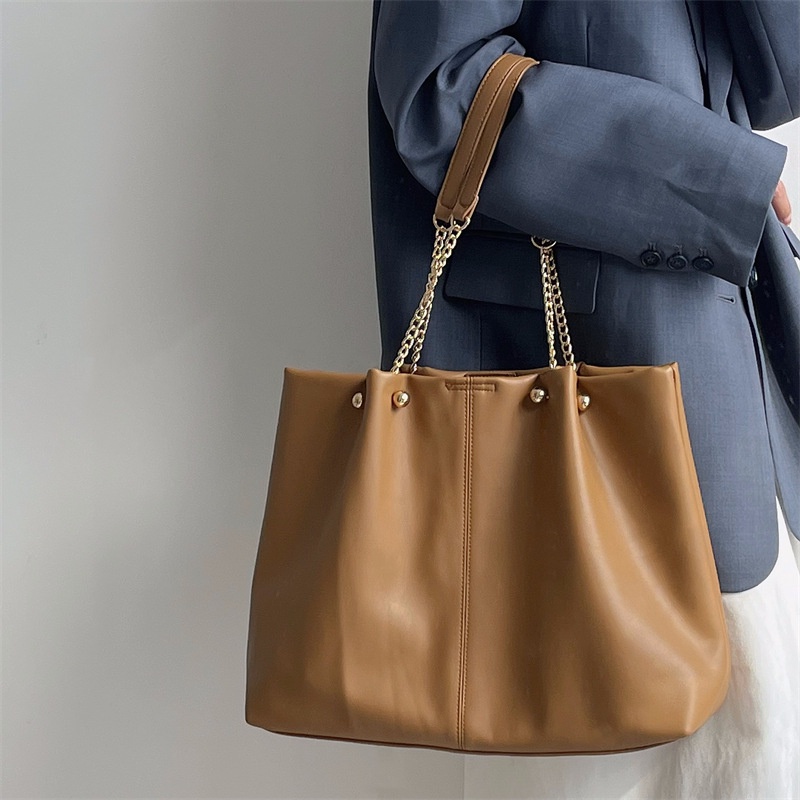 Túi Đeo Vai Cỡ Lớn Bằng Da Mềm Phối Dây Đeo Sợi Xích Thời Trang Cho Nữ