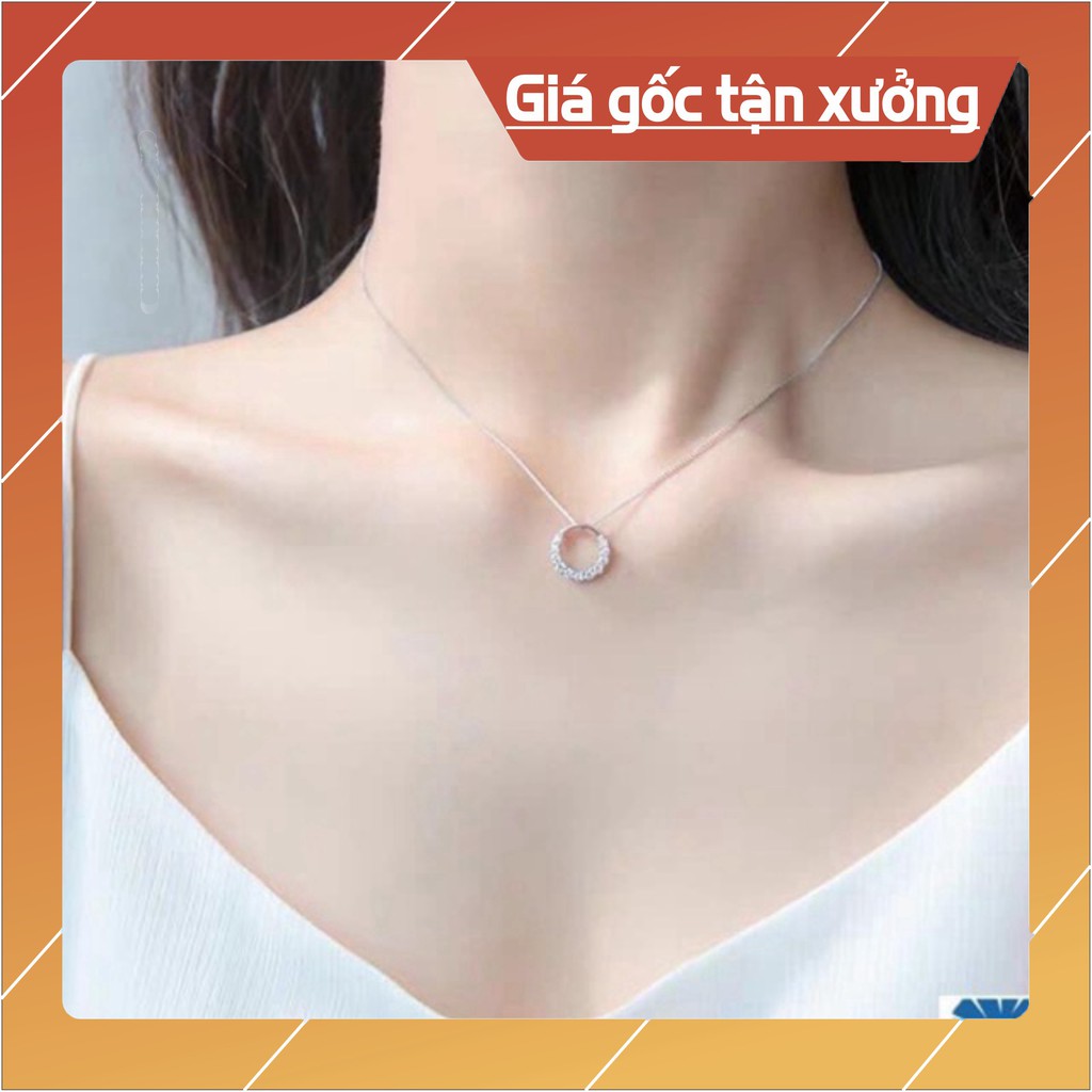 Dây chuyền bạc cá tính.