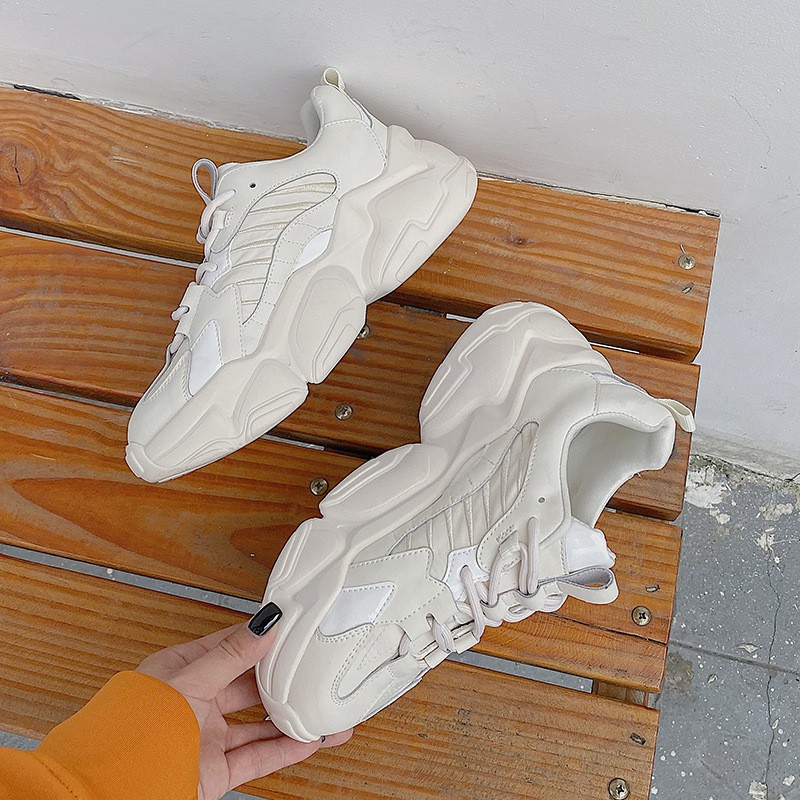 GIÀY SNEAKERS NỮ TRẮNG ĐEN. KIỂU DÁNG TRẺ TRUNG NĂNG ĐỘNG. ĐỘN ĐẾ 5CM CHIỀU CAO. | BigBuy360 - bigbuy360.vn