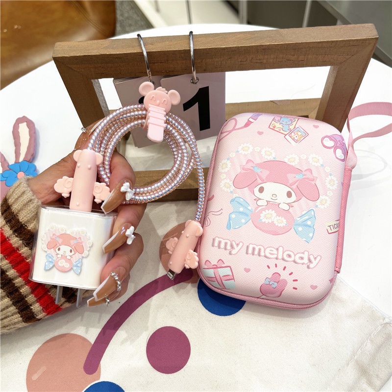 Vỏ Bảo Vệ Hộp Sạc Tai Nghe IPhone 11 12 18W-20W Bằng Silicon Họa Tiết Hoạt Hình Chú Gấu &amp; Dâu Tây