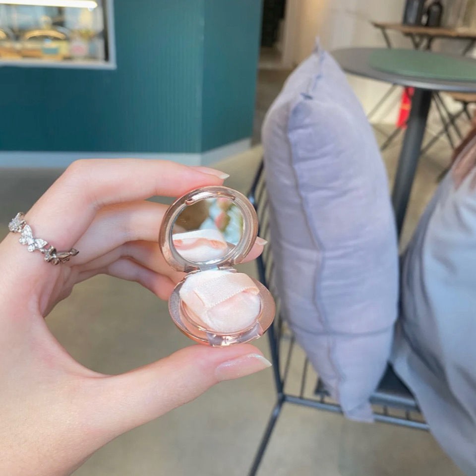 [Hàng mới về] Phấn phủ dạng nén Charlotte Tilbury 0.8g che khuyết điểm thời trang | BigBuy360 - bigbuy360.vn