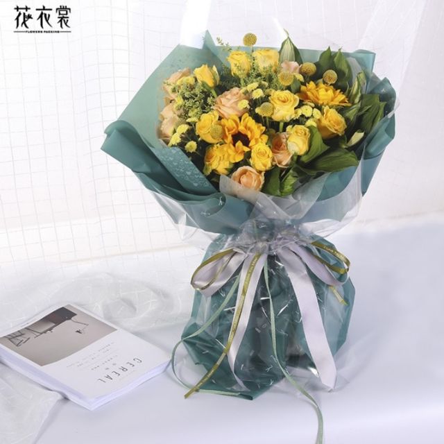 Giấy tim gói hoa 1 xấp 20 tờ.