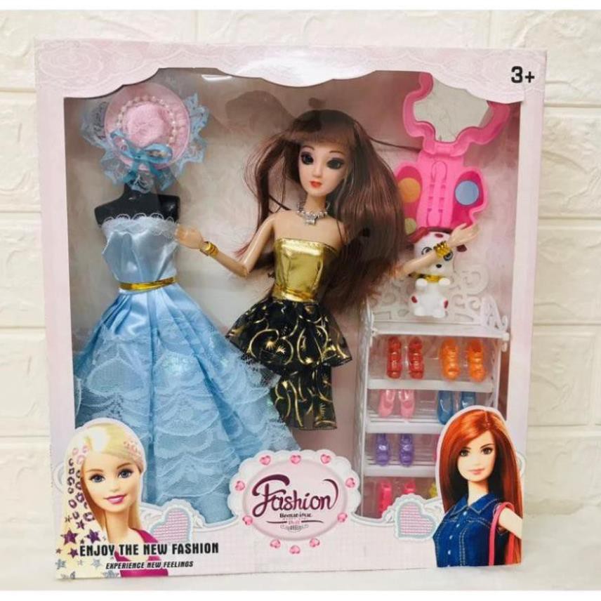 BÚP BÊ BARBIE và TỦ GIÀY VÁY MŨ THỜI TRANG CÙNG HỘP TRANG ĐIỂM