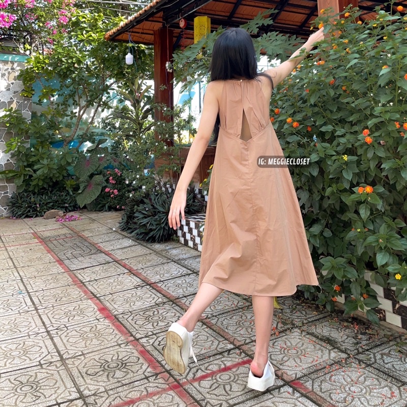 Đầm suông dáng dài, cut lưng