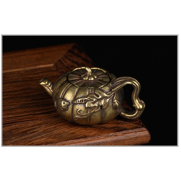 Ấm Trà Mini Bằng Đồng Nguyên Chất Chạm Khắc Hình Hoa Sen Cổ Điển