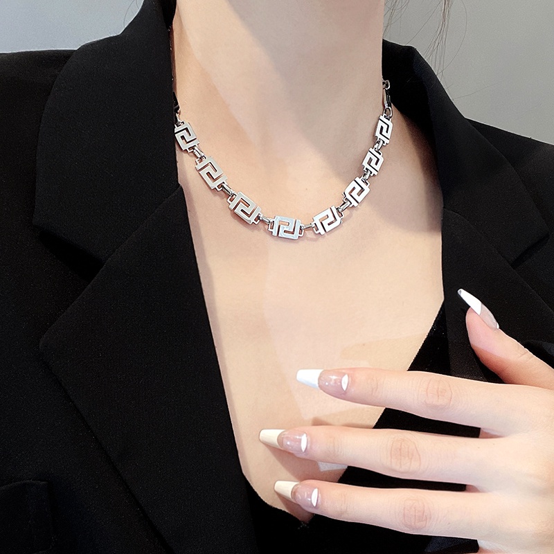 Dây chuyền mặt vuông dáng ngắn phong cách hip hop 19A1383