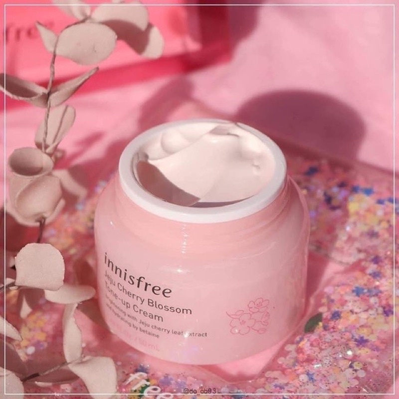 Kem dưỡng Innisfree