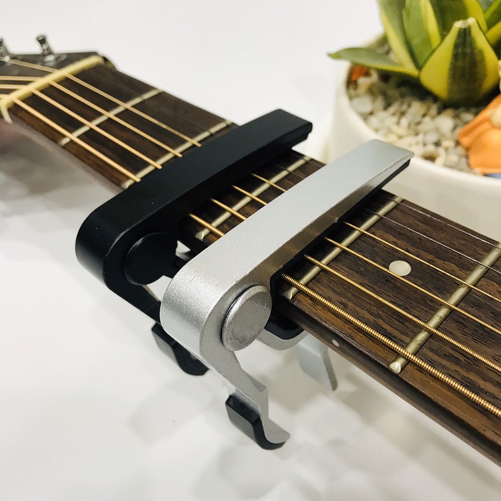 Capo bằng kim loại nhiều mầu sắc cho đàn guitar Acoustic và ukulele CP01