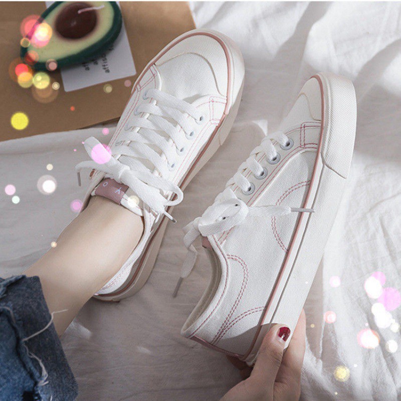 Giày Sneaker Nữ FOXY Màu Trắng Đế Bằng Chất Liệu Canvas - FOX023