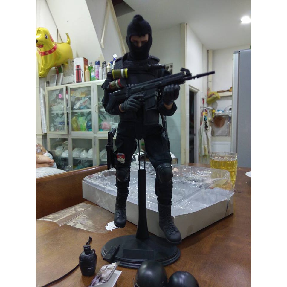 Mô hình đồ chơi nhân vật lính SWAT tỉ lệ 1/6 - cao 30cm