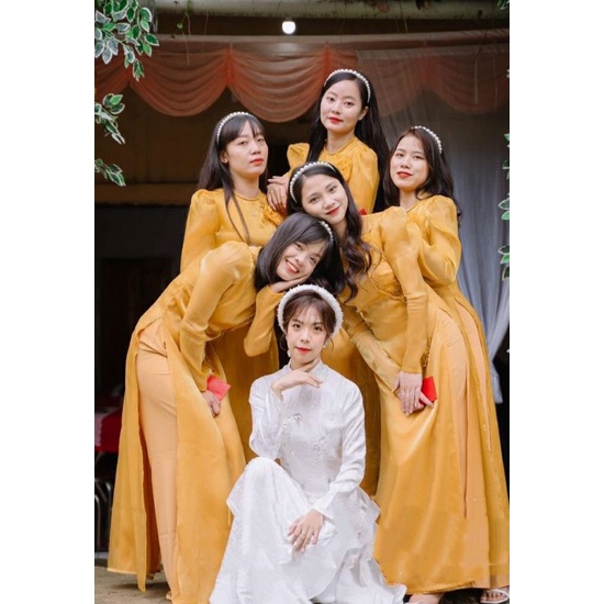 Áo dài voan tơ nhũ vàng cổ tết đính hoa hồng tay lỡ by Quỳnh Hương