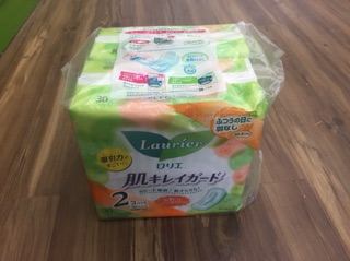 Set 2 gói băng vệ sinh Laurier nội địa Nhật đủ loại - Beehouse