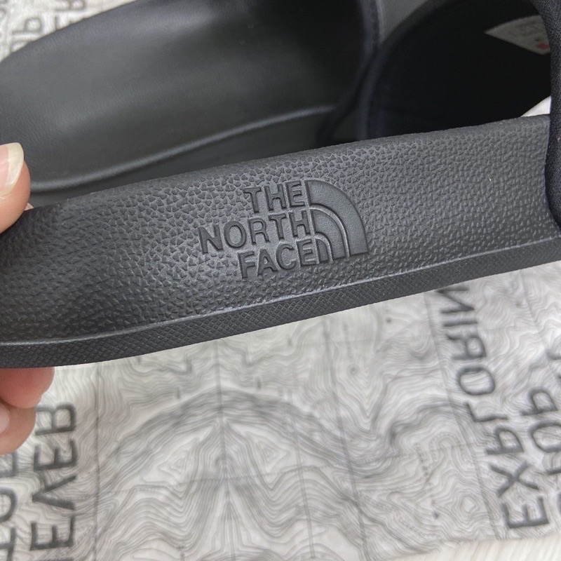 Dép The North Face đen/trắng camo