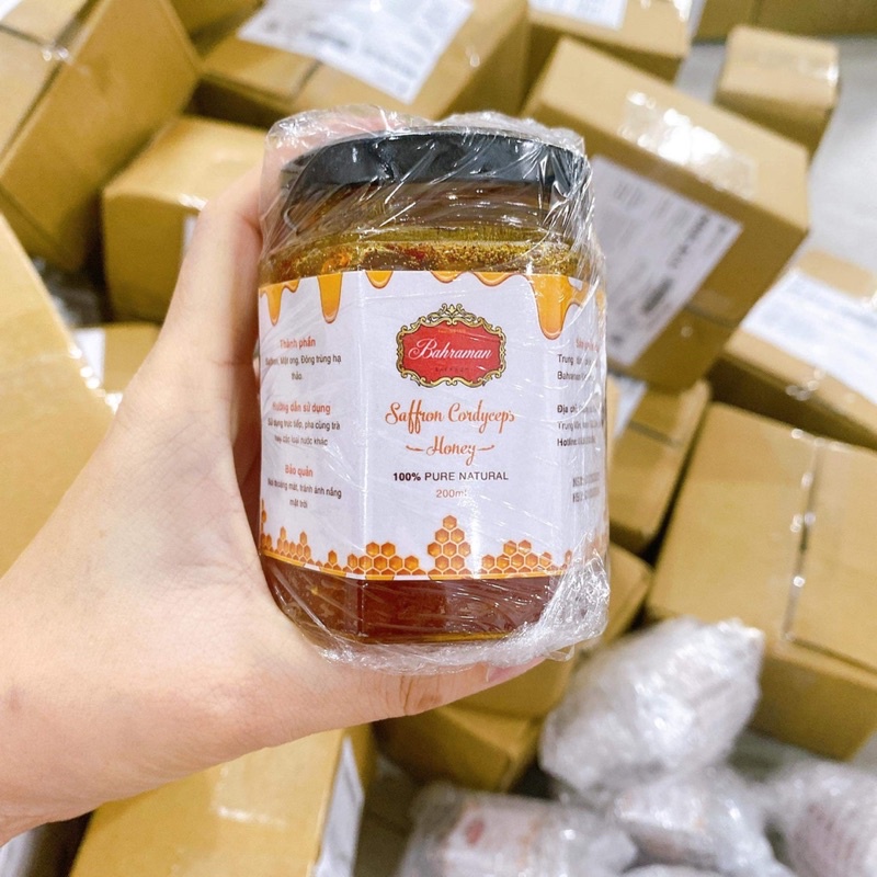 Nhuỵ Hoa Nghệ Tây Ngâm Mật Ong Đông Trùng Hạ Thảo