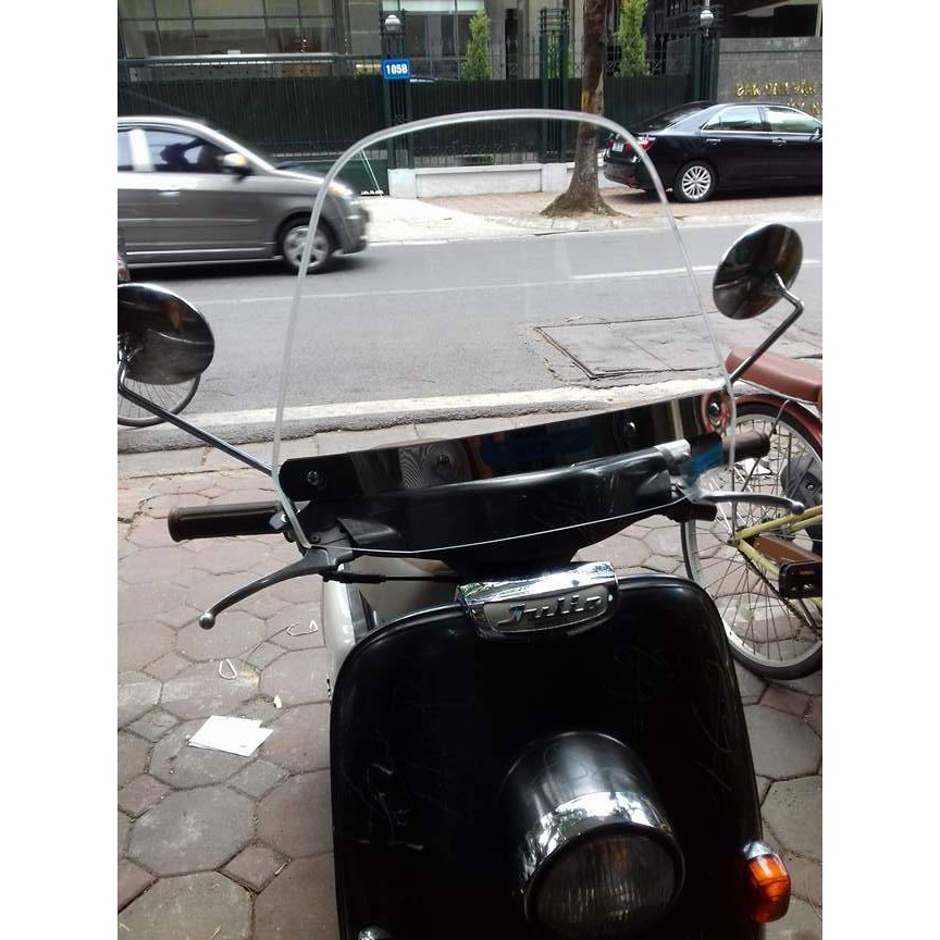 Kính chắn gió xe máy Gọng ngang kính ngang