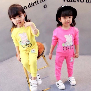 Bộ quần áo thu đông cho bé gái