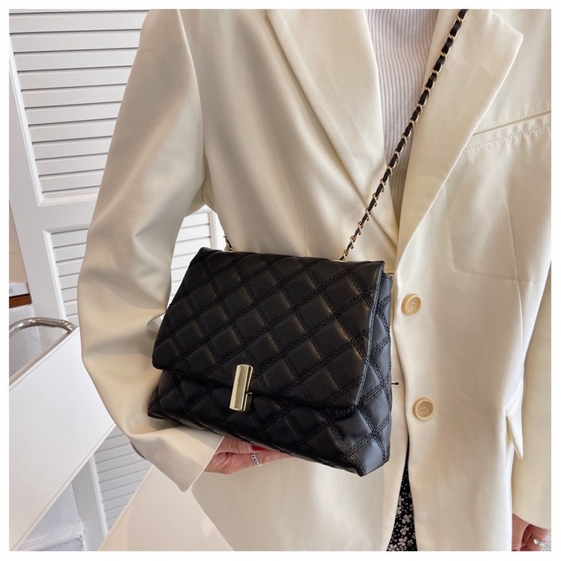 Túi Đeo Chéo Họa Tiết Kim Cương Mẫu Mới 2022 NB00306