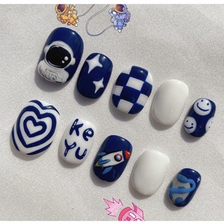 Nail box phi hành gia