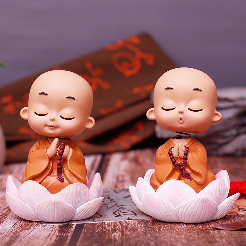 Mô hình tượng chú tiểu: tụng kinh, đọc sách, gõ chuông, gánh củi biểu cảm dễ thương trang trí bàn làm việc quà tặng