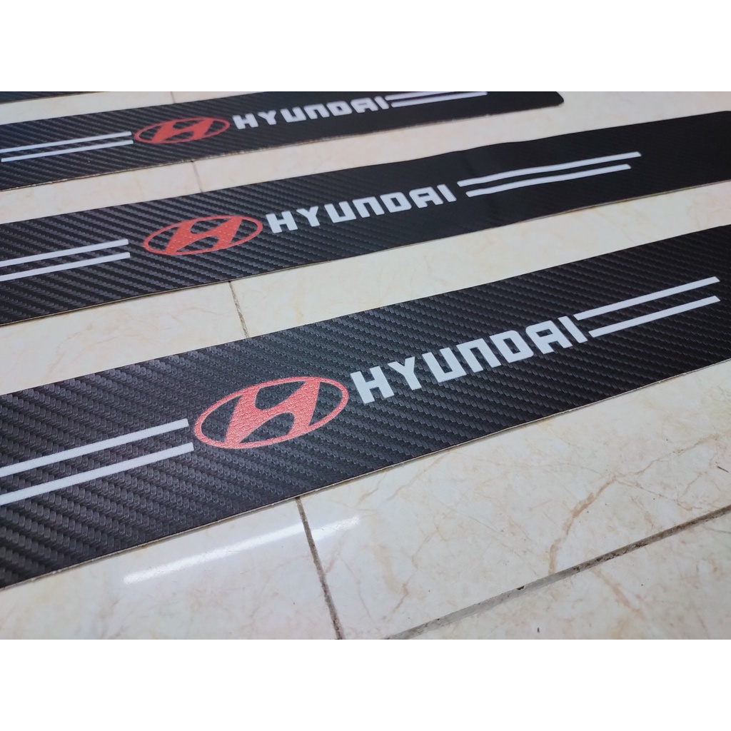 Miếng dán decal bảo vệ xe hãng Hyundai cho xe I10, I20, I30, Accent, Santafe, Tucson, Kona, Getz, Avante, Elantr
