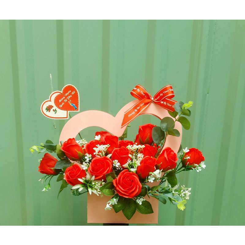 HOA SÁP .HỘP GỒM 50 ĐẦU BÔNG HOA HỒNG SÁP THƠM VĨNH CỬU .