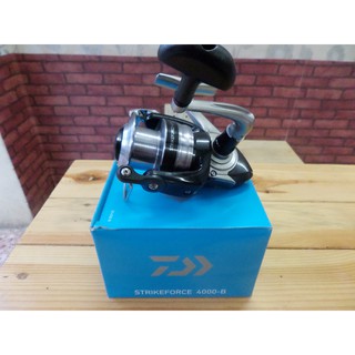 Máy Câu Cá Daiwa Strike Force 4000-B